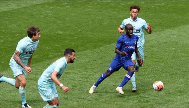 Kante đã có mặt ở đội hình xuất phát của Chelsea sau khi từng lo ngại vì sợ nhiễm Covid-19