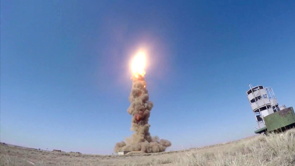 Một đợt phóng thử tên lửa đạn đạo của Nga.