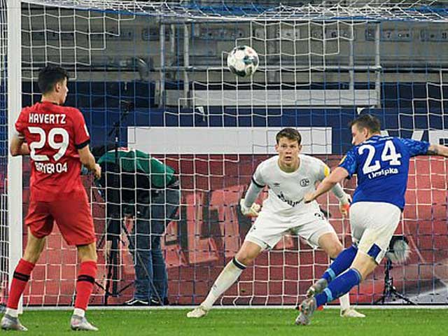 Schalke chơi quyết tâm nhưng kém may mắn