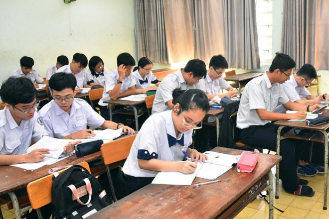 Học sinh Trường THPT Chuyên Trần Đại Nghĩa (TP HCM) ôn thi tốt nghiệp 2020 Ảnh: TẤN THẠNH