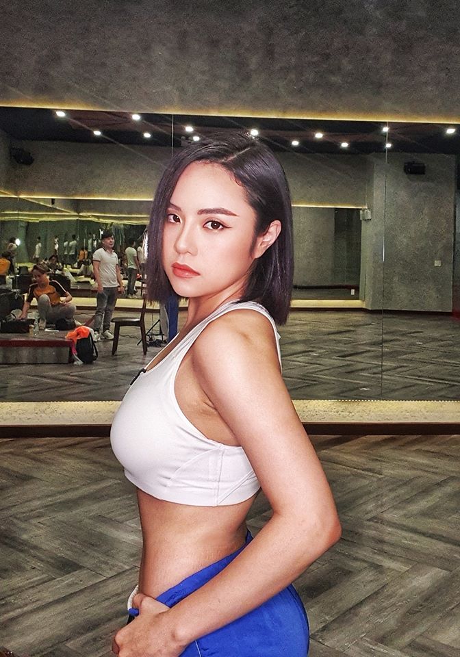 Thân hình săn chắc, rắn rỏi của Thái Trinh sau quá trình tập gym.