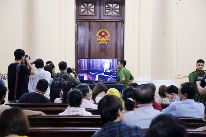 Sau 1 ngày xét xử và nghị án, TAND TP.HCM đã tuyên án đối với bị cáo Trần Ngọc Phúc (Phúc XO) và các đồng phạm