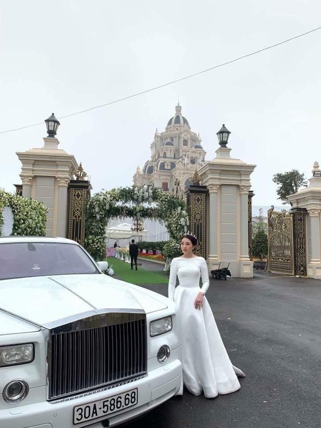 Đám cưới có cặp đôi siêu xe&nbsp;Rolls-Royce Phantom và Benley