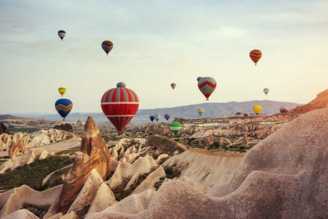 Göreme, Thổ Nhĩ Kỳ: Thị trấn Göreme là một vườn quốc gia của Thổ Nhĩ Kỳ và được UNESCO công nhận là di sản thế giới.
