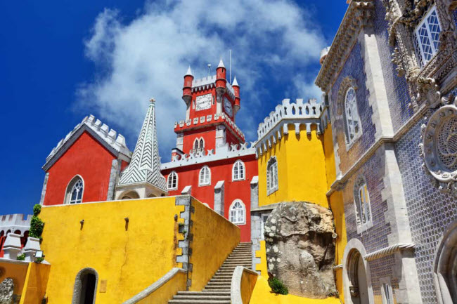 Sintra, Bồ Đào Nha: Vẻ đẹp như trong truyện cổ tích đã thu hút du khách tới đây trong nhiều thế kỷ.

