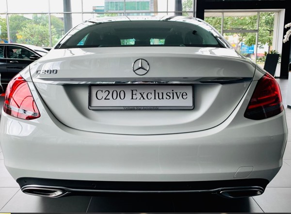 Đuôi xe Mercedes C200 Exclusive 2020