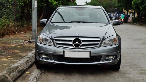 Mercedes cũ đời 2010 được rao bán