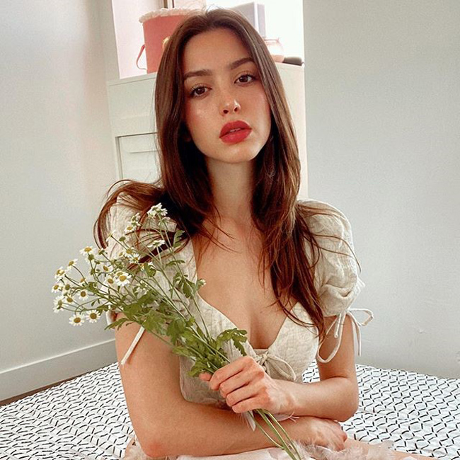 Từ sau đó,&nbsp;Celine Farach sở hữu lượng fan khủng tại Việt Nam.&nbsp;
