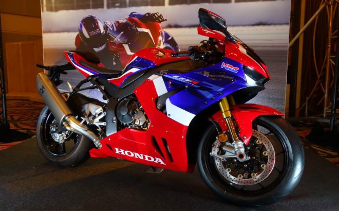 Thư hùng 2020 Honda CBR1000RR-R SP và Yamaha YZF-R1M: Long trời lở đất - 2