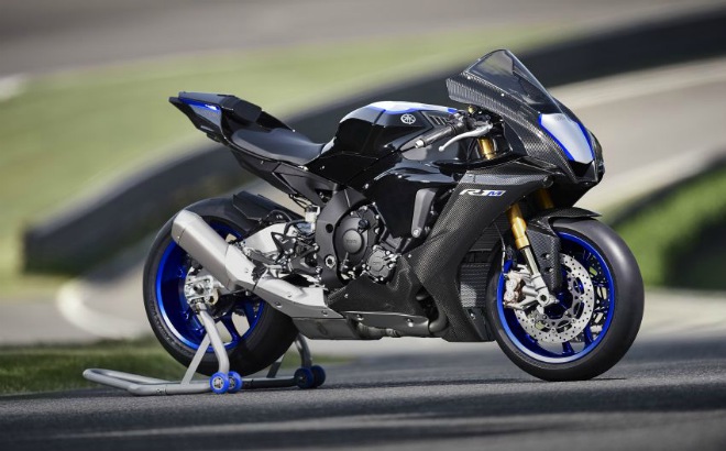 2020 Honda CBR1000RR-R SP và 2020 Yamaha YZF-R1M.