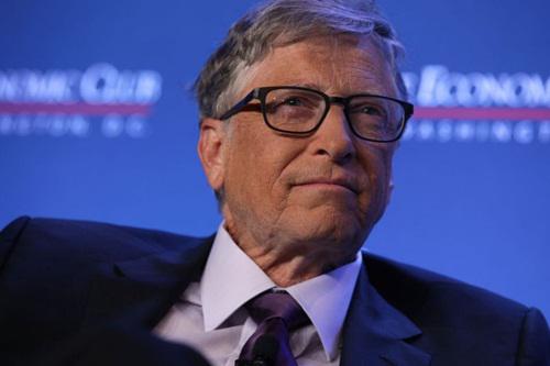 Bill Gates là một trong số các tỷ phú hứa sẽ quyên góp phần lớn tài sản của mình cho các hoạt động từ thiện, do vậy Gates dự định sẽ không để lại khối tài sản khổng lồ của mình cho các con. Bill Gates sẽ chỉ để lại cho 3 con của mình số tiền để đảm bảo các con không bị “nghèo đi” và có vốn khởi nghiệp.