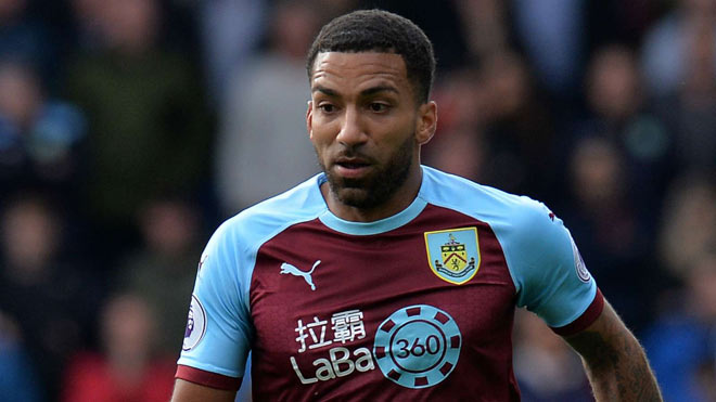 Aaron Lennon sắp rời Burnley theo dạng chuyển nhượng tự do