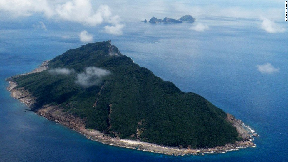 Nhật Bản gọi quần đảo tranh chấp là Senkaku còn Trung Quốc gọi là Điếu Ngư.