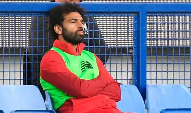 Salah ngồi dự bị nhưng không thi đấu một phút nào trước Everton