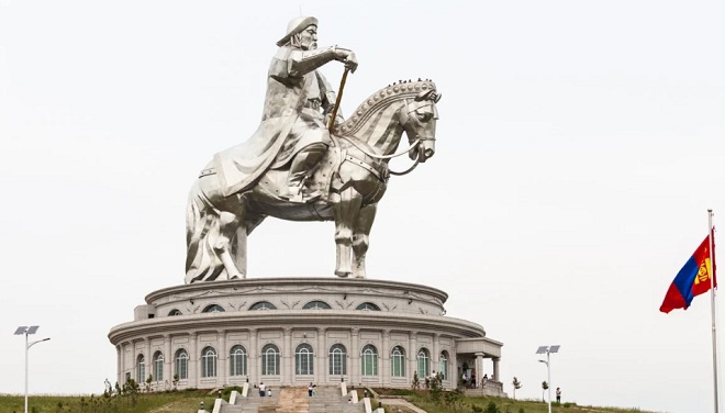 Tượng Thành Cát Tư Hãn ở Mông Cổ.