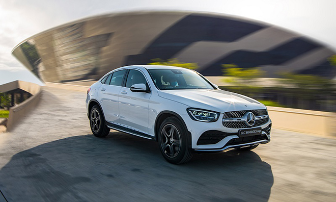 Giá lăn bánh xe Mercedes-Benz GLC 300 4MATIC mới nhất tháng 6/2020 - 3