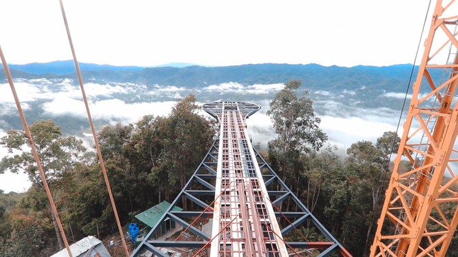 Quá trình xây dựng&nbsp;Ai Yerweng Skywalk&nbsp;hiện đã hoàn tất khoảng 80%