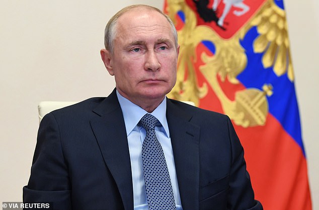 Ông Putin đưa ra quyết định tăng thuế trên truyền hình Nga.