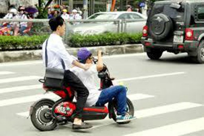 Yêu cầu học sinh phải thi giấy phép A0 khi sử dụng xe gắn máy có dung tích xi lanh dưới 50cc hoặc xe đạp điện có công suất không vượt quá 4kW được nhiều chuyên gia đồng tình.