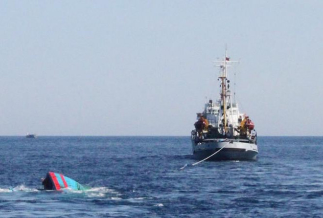 Một thuyền đánh cá Việt Nam bị tàu Trung Quốc đâm chìm (Business Insider)