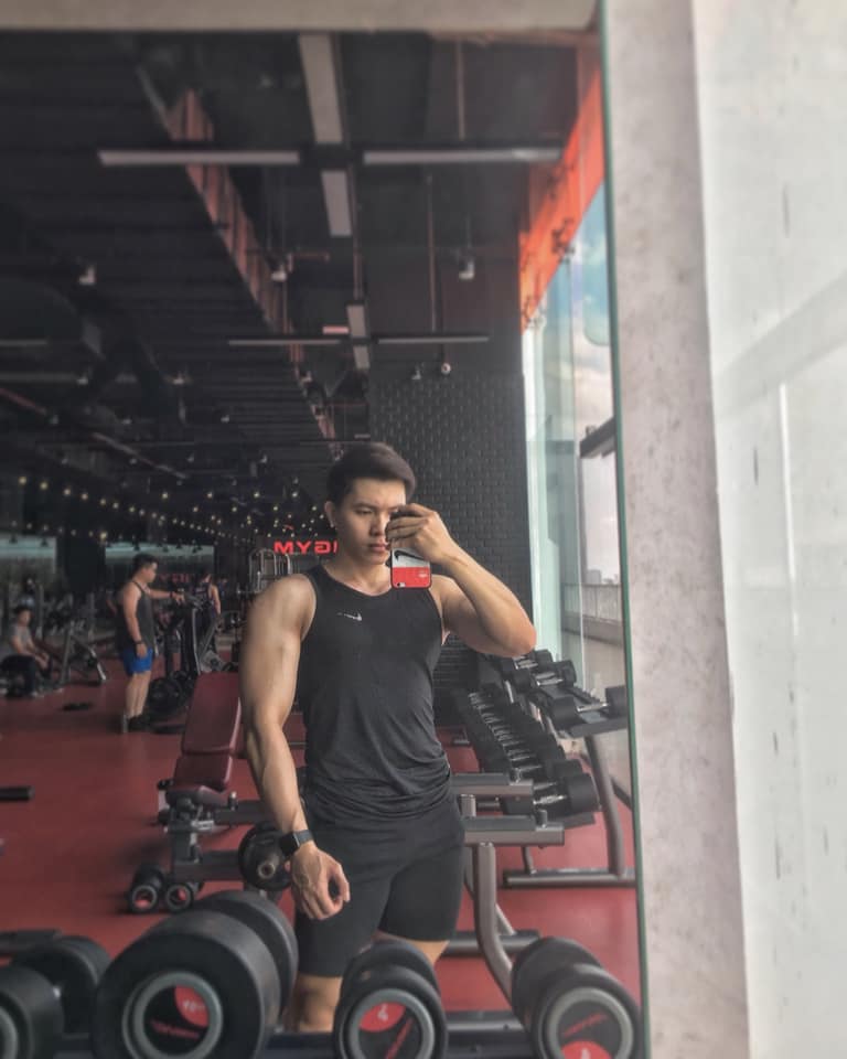 &#34;Không cần đi Mẹc&#34;, nam thần phòng gym Sài thành chỉ bụng múi khiến nàng &#34;đổ rạp&#34; - 3