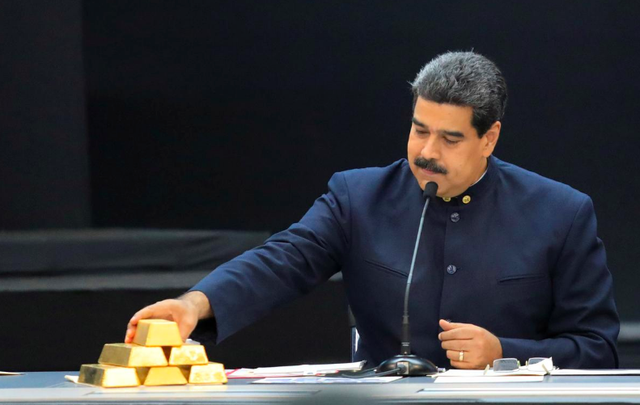 Hai nhà lãnh đạo chủ chốt tại Venezuela bắt đầu cuộc chiến tranh giành quyền kiểm soát 400.000 thỏi vàng (Nguồn: CNBC)