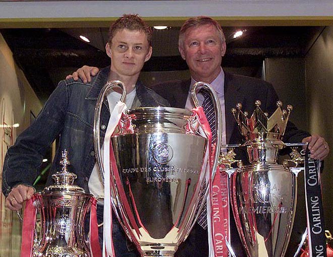 Bằng việc nhắc tới thành tích của Sir Alex, Solskjaer cảnh báo Jurgen Klopp sự khó khăn trong việc bảo vệ danh hiệu