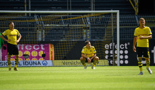 Dortmund nhận "gáo nước lạnh" từ quá sớm