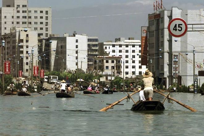 Bức ảnh cũ về trận lũ trên sông Dương Tử năm 1998.