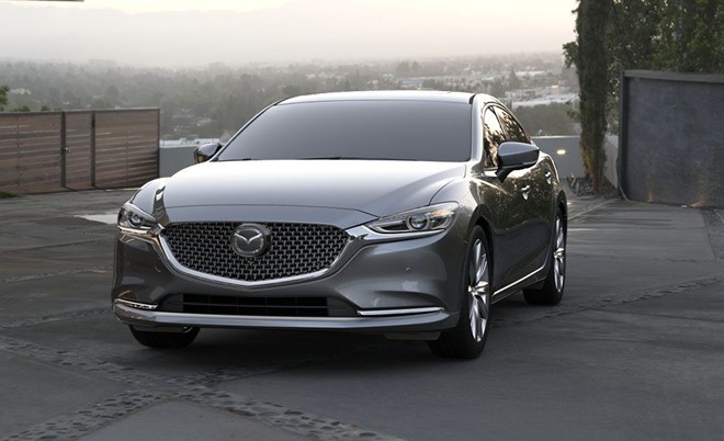 Mazda 6 2020 màu xám kim loại