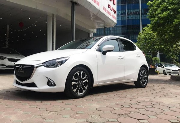 Mazda 2 bản cũ