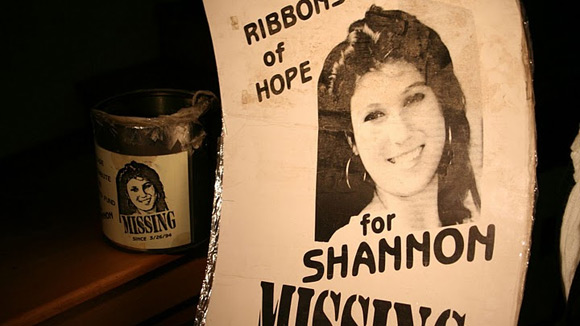 &nbsp;Những tấm áp phích tìm kiếm cô nữ sinh Shannon Melendi được dán khắp nơi.