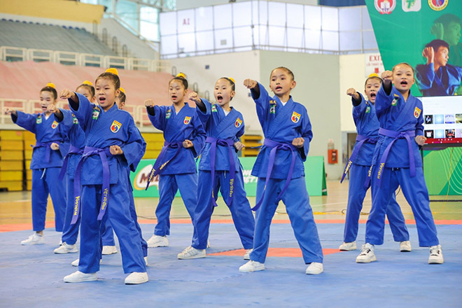 Vovinam thu hút sự tham gia của cả các bé trai và bé gái.