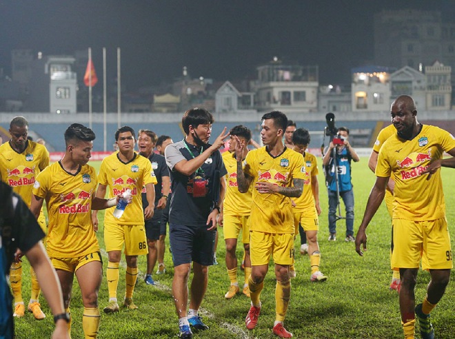 Với chiến thắng 2-0 trước Hải Phòng, "đội bóng phố Núi" chễm chệ ở ngôi đầu bảng V-League 2021