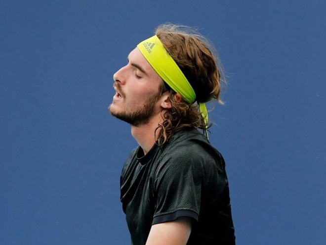 Tsitsipas gây chấn động