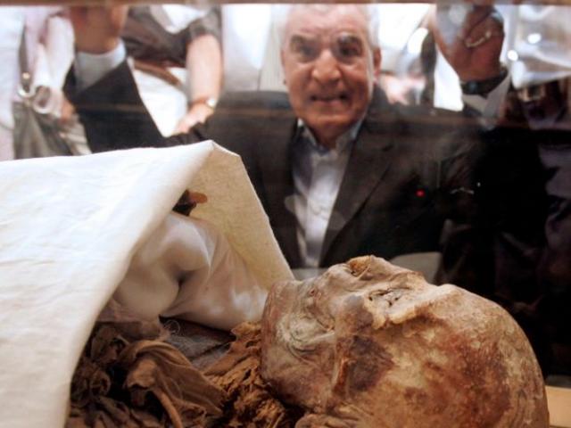 Xác ướp pharaoh 3.000 tuổi bị dịch chuyển, dân Ai Cập rộ tin đồn "lời nguyền"