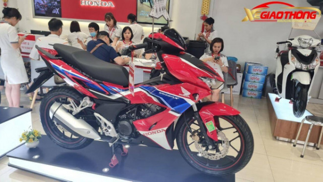 Giá xe Honda Winner X tiếp tục giảm nhẹ