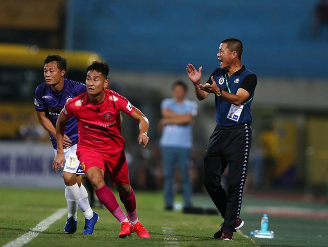HLV Chu Đình Nghiêm chia tay Hà Nội FC sau năm mùa gắn bó với nhiều thành tích lớn. Ảnh: NGỌC DUNG