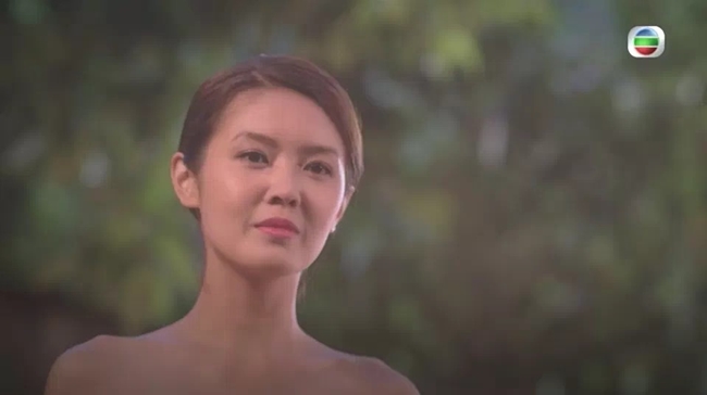 Trần Đình Hân có cảnh tắm nude trong phim Người vợ đa công năng. Bộ phim công chiếu năm 2019 gây sốc cho khán giả với cảnh khỏa thân táo bạo của cô đào.
