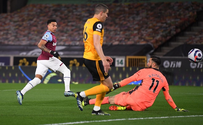 Lingard solo ghi bàn vào lưới Wolves