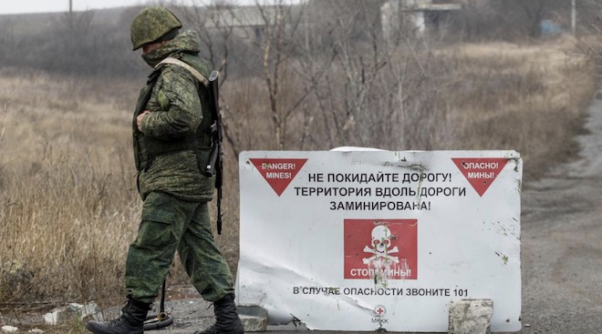 Tình hình Ukraine hiện đang leo thang sau khi có thông tin Nga tập trung hàng ngàn binh sĩ, khí tài quân sự ở biên giới.