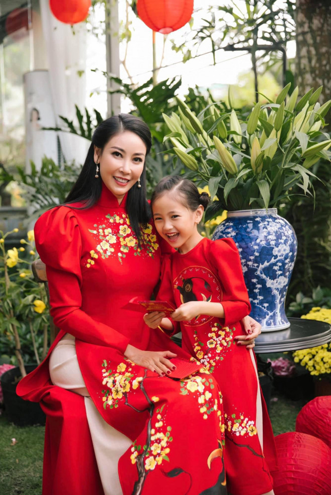 Con gái của Hà Kiều Anh xinh chuẩn &#34;đại mỹ nhân tương lai&#34; khiến Mai Phương Thúy ngưỡng mộ - 8