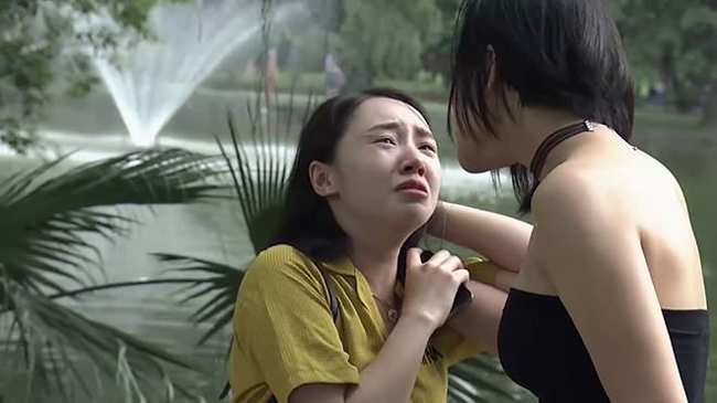 Trong phim “Quỳnh búp bê”, nhân vật của Quỳnh Kool là một cô gái trẻ ương bướng, tên Đào – em gái của Lan cave (Thanh Hương đóng).
