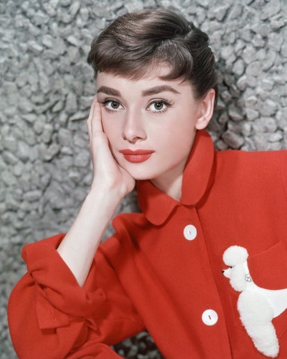 11 sự thật về chế độ làm đẹp từ trong ra ngoài của huyền thoại Audrey Hepburn - 3