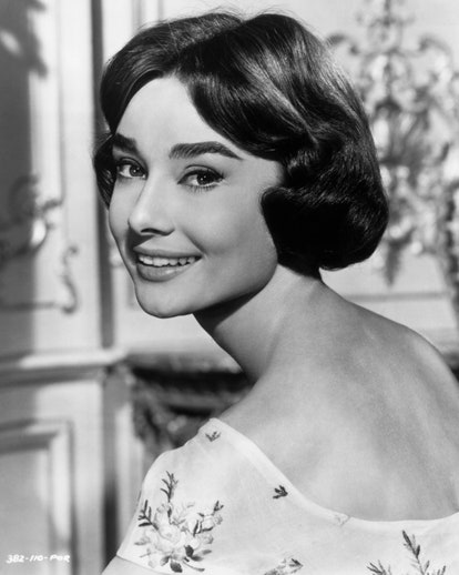 11 sự thật về chế độ làm đẹp từ trong ra ngoài của huyền thoại Audrey Hepburn - 6