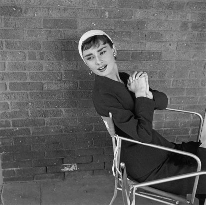 11 sự thật về chế độ làm đẹp từ trong ra ngoài của huyền thoại Audrey Hepburn - 8