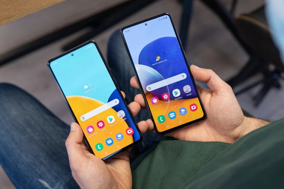 Galaxy A72 vs Galaxy A52 5G: Tầm giá 10 triệu đồng chọn smartphone nào? - 2