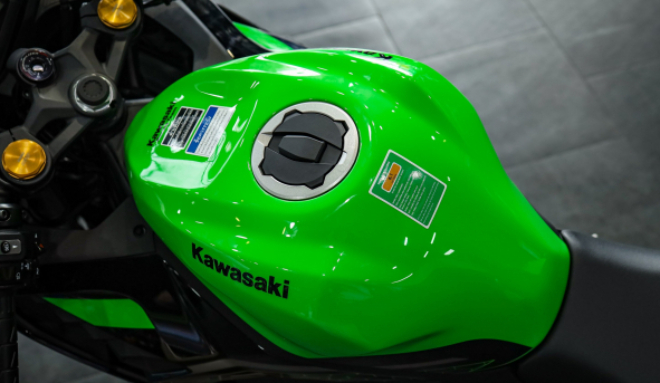 Giá lăn bánh môtô Kawasaki Ninja ZX-25R trong tháng 4/2021 - 9