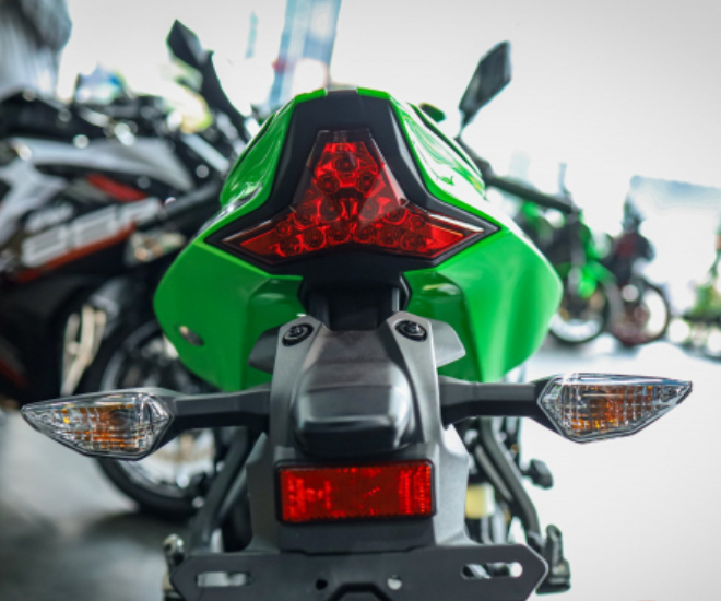 Giá lăn bánh môtô Kawasaki Ninja ZX-25R trong tháng 4/2021 - 6