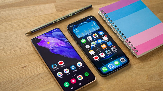 Top 4 smartphone nhỏ nhưng có võ, đáng rút ví - 1